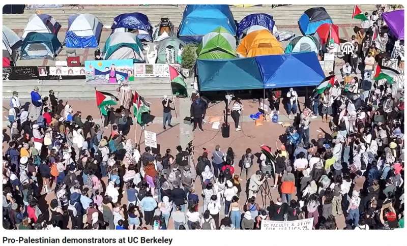 Come americano, non sopporto di vedere gli studenti repressi con la violenza. Non è il modo di gestire le cose.