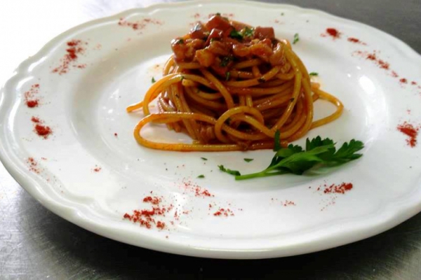 Spaghetti 'cu 'a Porv' (  ricetta tipica padulese)
