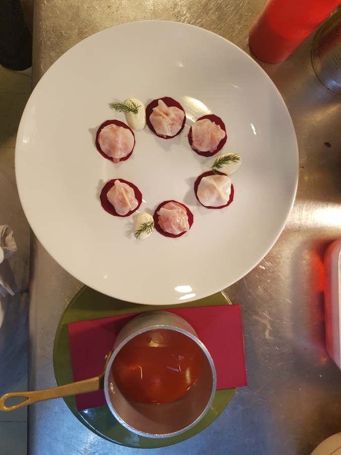 Tortello di rapa e gamberi rossi, burrata all'olio di oliva e finocchietto  