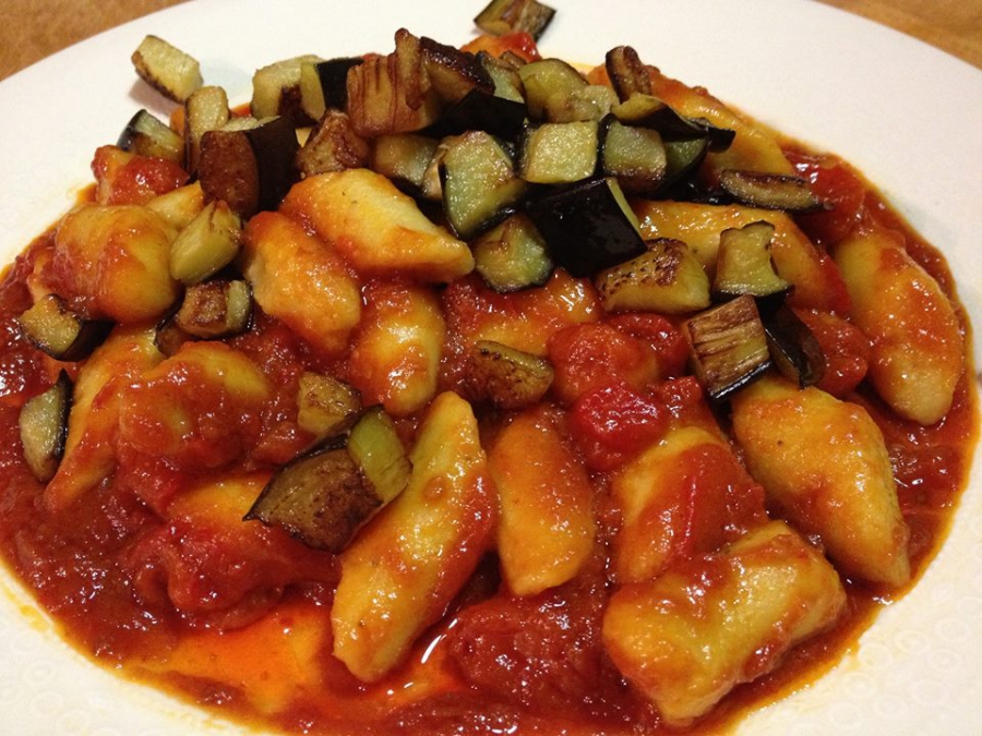Gnocchi e pizza di platano fruttariani 