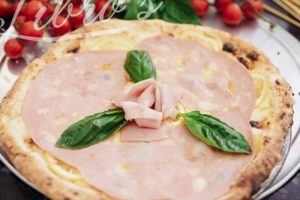 Amalfitana con mortadella