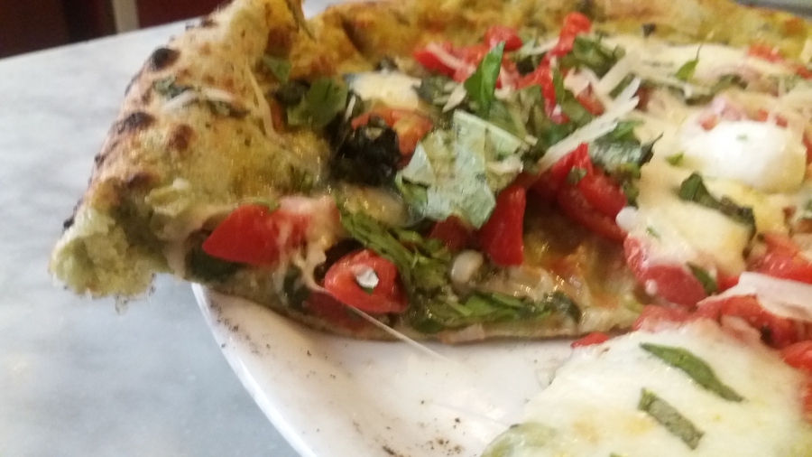 La pizza basilico