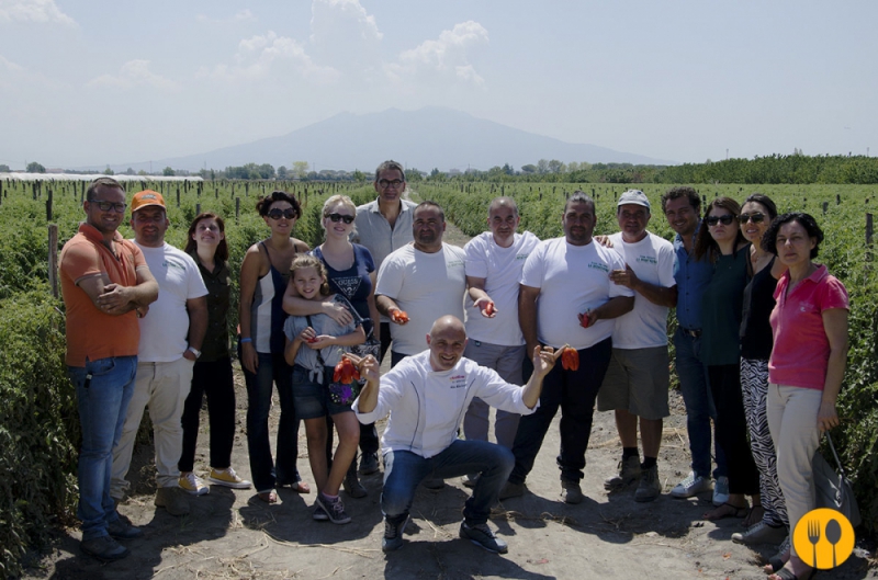 Foto di gruppo finale prima di dare appuntamento a tutti al prossimo Viaggio del Pomodoro