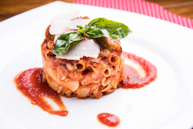 Pasta al forno con mozzarella di bufala campana
