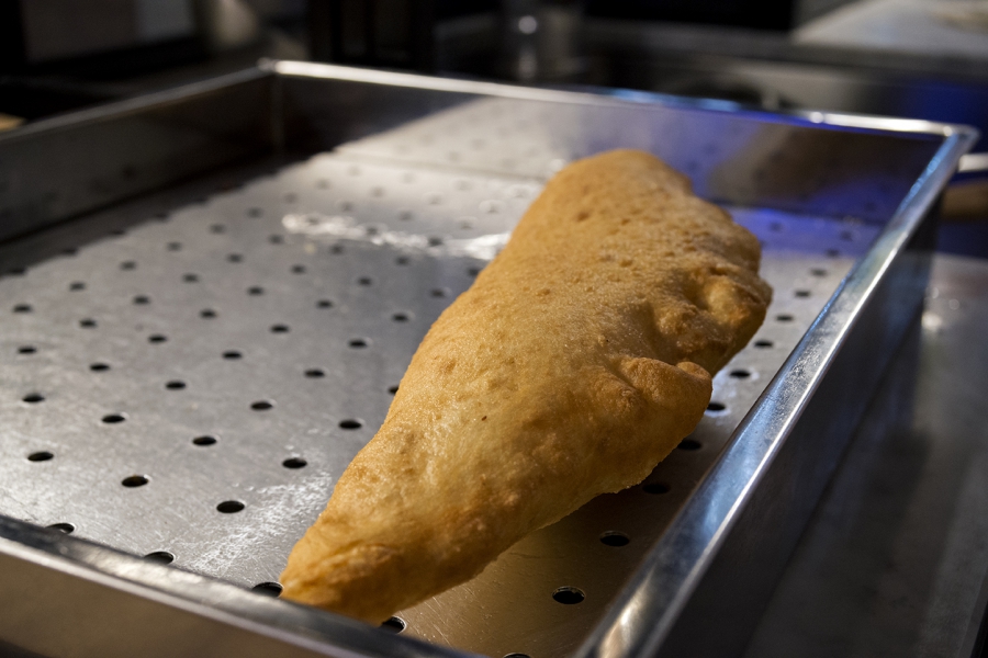 Pasqualina la pizza fritta con polpettine