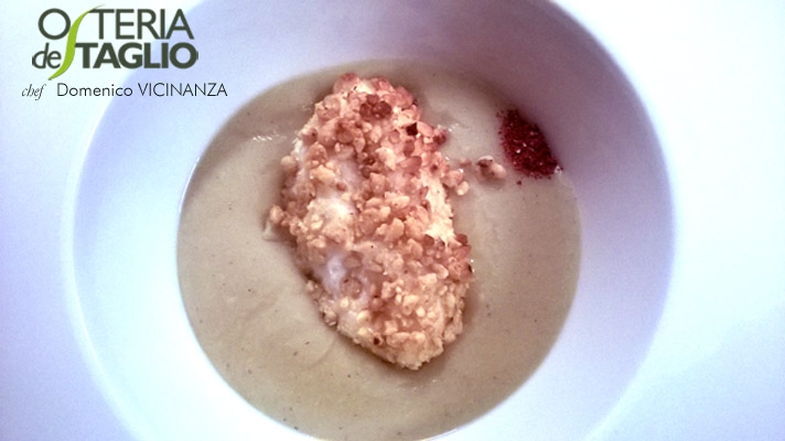 Gnocco di baccalà mantecato, su crema di cicerchie e polvere di peperone crusco