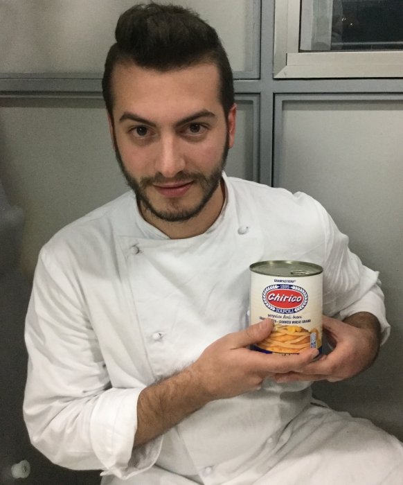 Crocchette dolci di grano e castagne in crosta di mandorle e salsa ai frutti rossi