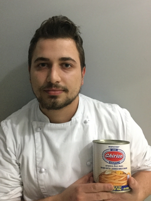 Zeppoline di pasta cresciuta con crema al grano e lardo salato