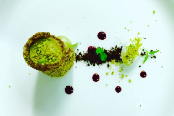 Il Cannolo di riso, liquirizia e pistacchio.