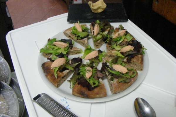 Pizza baltica ai 5 cereali con gelato alla vodka e limone di Sorrento