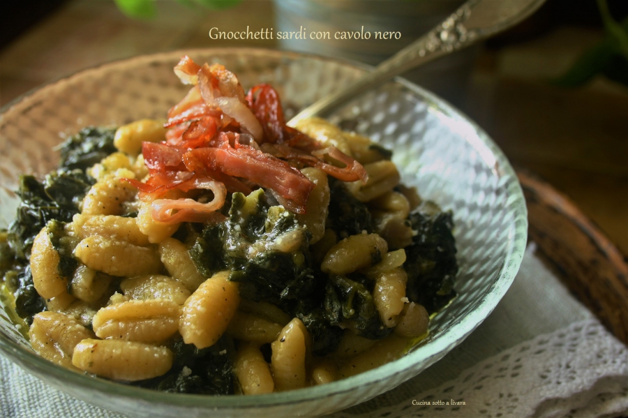 Gnocchetti sardi con cavolo nero e scamorza