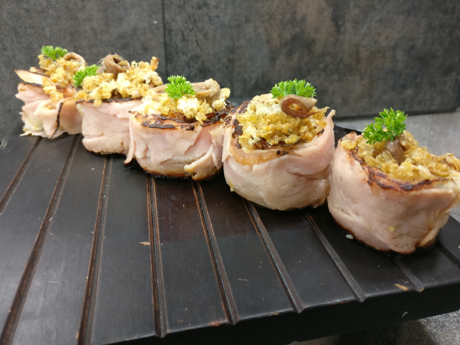 Involtino di pancetta con grano cotto Chirico, alici e provola affumicata