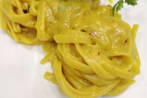 Fettuccine sugna e cipolle del buongustaio