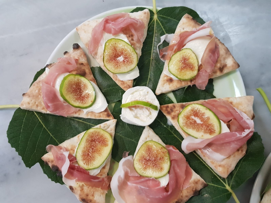Focaccia fichi e crudo