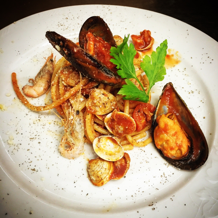 Bucatini all'amatriciana di mare