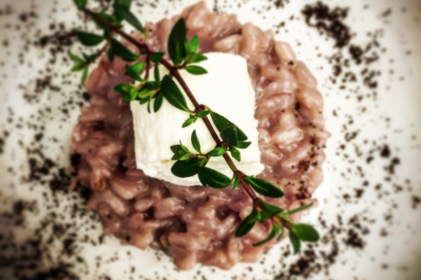 Risotto alla riserva di Conero con cremoso di caprino e polvere di caffè Pascucci