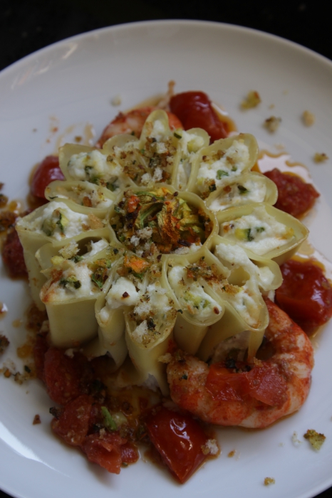 Sole di Capri con ricotta di capra, zucchine e gamberi