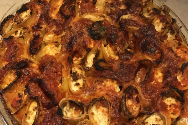 Paccheri imbottiti con ricotta di cestino e salsiccia di maialino casertano