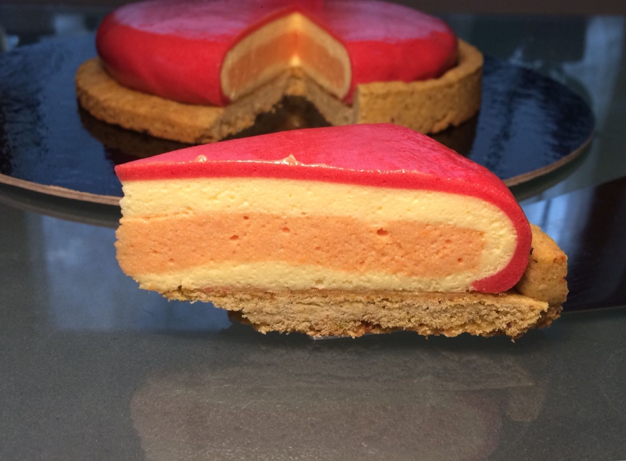 La crostata innovativa rivestita  alla passata di pomodoro