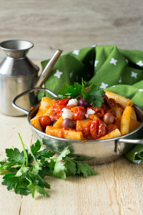 Paccheri rigati di Gragnano alla puttanesca di baccalà
