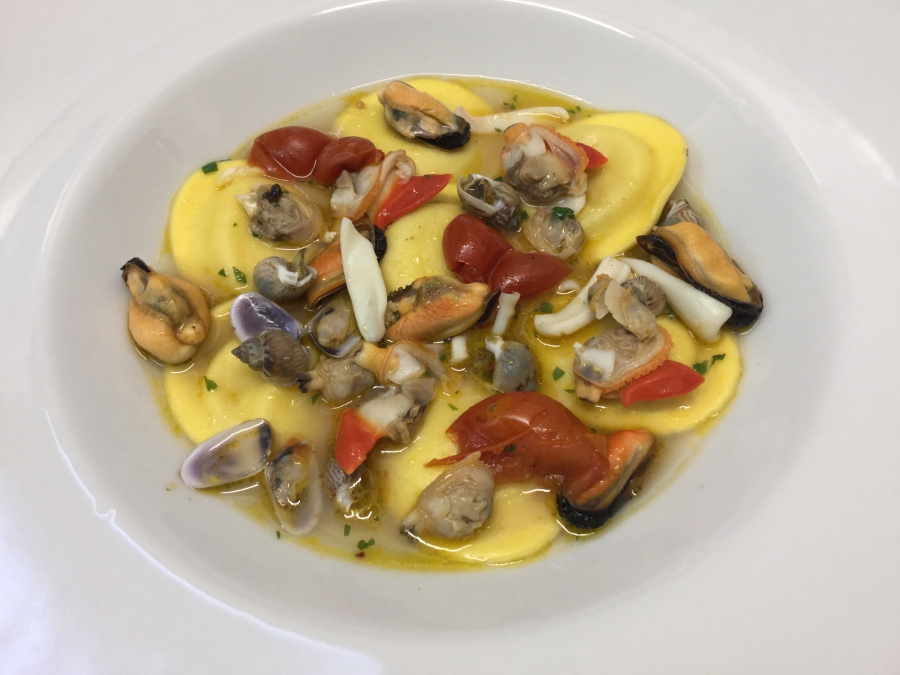 'La Pasta d'aMare' i miei ravioli ripieni di Cacciucco Livornese in guazzetto di frutti di mare
