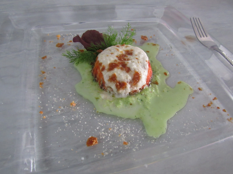 Flan di pomodoro San Marzano, mousse di basilico dolce e spuma di mozzarella caramellata 
