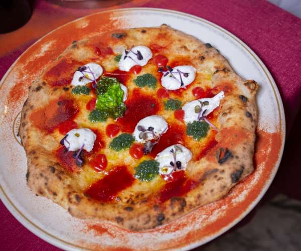 Nasce E.V.A. la prima pizza a ridotto contenuto calorico, in collaborazione con la Cattedra Unesco alla Salute e alla Sostenibilità della Federico II.