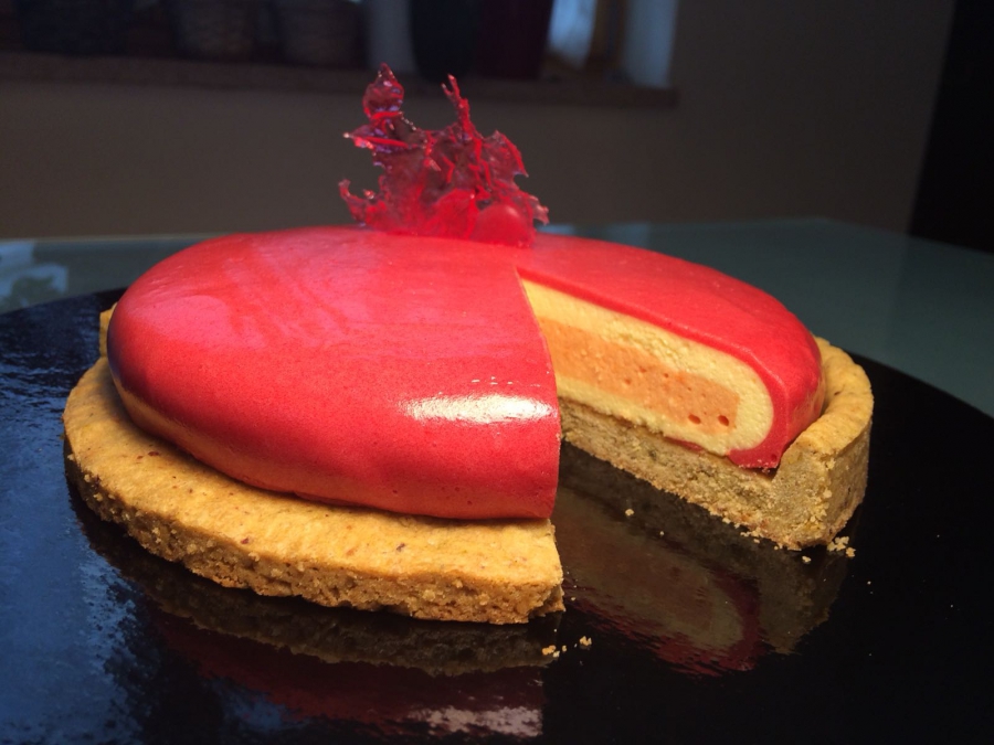 La crostata innovativa rivestita  alla passata di pomodoro