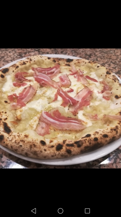 Pizza tirolese