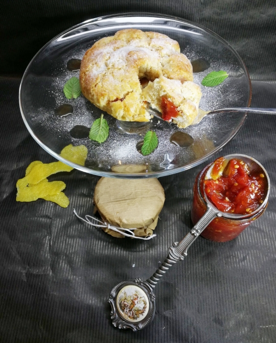 Scrigno di frolla alla confettura di pomodoro, ricotta e peperoncino